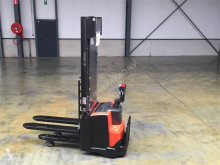 Apilador BT Toyota SWE120L usado