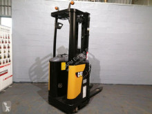 Apilador Caterpillar NSR16N de conductor a pie usado