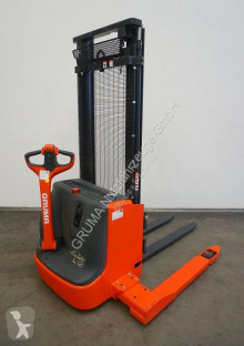 Apilador Linde L 12 usado