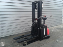 Hangcha stacker