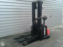 Hangcha stacker