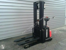 Stacker Hangcha usado