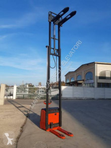 Apilador acompañante Linde TIMONATO LINDE L 16