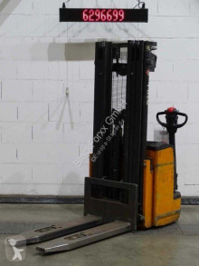 Apilador Still egv20 usado