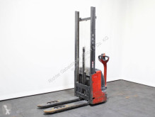 Gerbeur accompagnant Linde L 10 B 1172