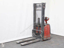 Gerbeur accompagnant Linde L 14i 372