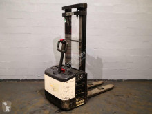 Crown pedestrian stacker WE2000