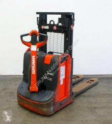 Apilador Linde D 08/1160 usado
