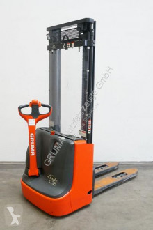 Apilador Linde L 12 usado