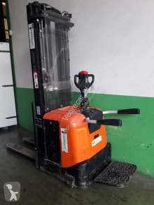 Apilador de conductor a pie BT SPR160