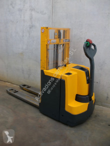 Stoccatore Jungheinrich EJD 220 201 ZT usato