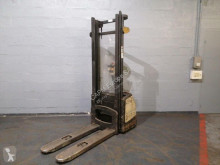 Apilador Crown WF 3000 acompañante usado