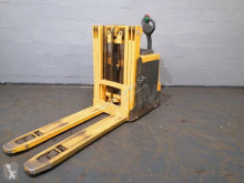 Stacker Jungheinrich EJD200 acompanhante usado