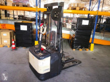 Apilador Crown WE2300 acompañante usado
