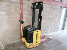 Stacker Hyster S1,2 acompanhante usado