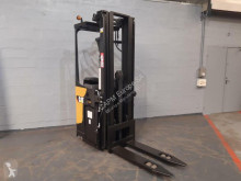 Apilador de conductor a pie Caterpillar NSR20N
