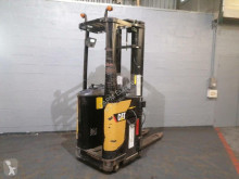 Apilador Caterpillar NSR20N de conductor a pie usado