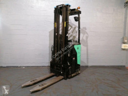 Apilador Caterpillar NSR16N de conductor a pie usado