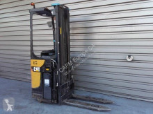 Stacker Caterpillar NSR16N com conductor de pé usado