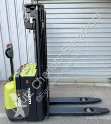 Stacker Clark SX12 usado