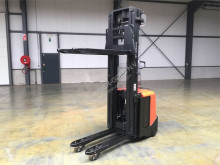 Gerbeur accompagnant BT Toyota SPE160L