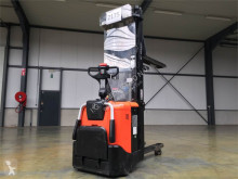Stacker BT Toyota SPE160L com conductor de pé usado