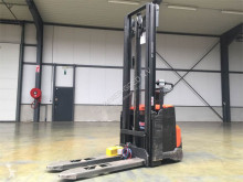 Gerbeur BT Toyota SWE120 accompagnant occasion