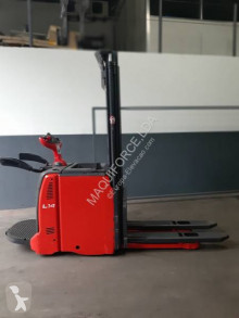 Apilador de conductor a pie Linde L14AP