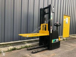 Yale MS16 stacker used pedestrian