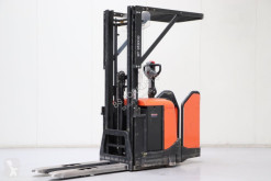 Stacker BT SPE125 com conductor de pé usado