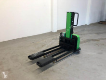 Gerbeur accompagnant Innolift IM600.800