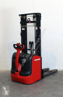 Apilador Linde L 16/372-03 usado