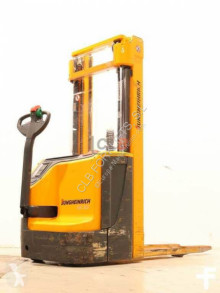Apilador Jungheinrich EJC 212 usado