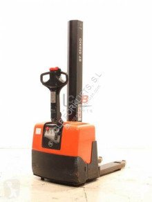 Apilador BT HWE 100 usado