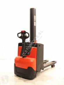Apilador BT Staxio SWE 080 L usado