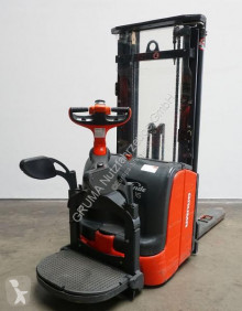 Stacker com conductor de pé Linde L 16 AP i/372-03
