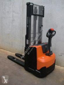 Apilador BT SWE 100 usado
