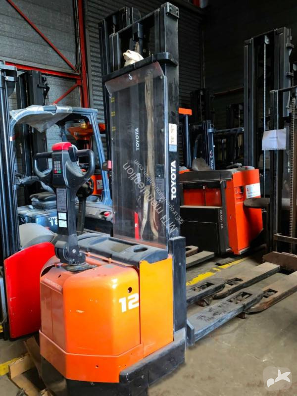 Gerbeur Toyota 7SM12F