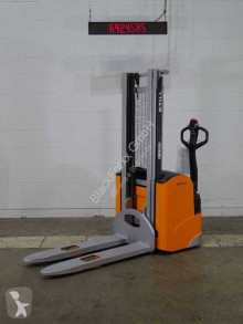 Stacker Still egv16 usado