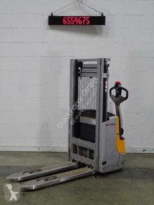 Stacker Still exv12 usado