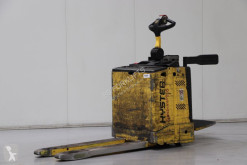 Gerbeur accompagnant Hyster P2.0S FBW