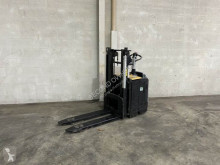 Stacker Caterpillar NPV20ND acompanhante usado
