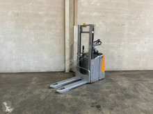 Gerbeur accompagnant Still EXD-SF20