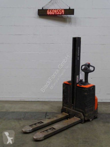 Apilador BT swe080l usado