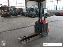 BT SWE 080L stacker used