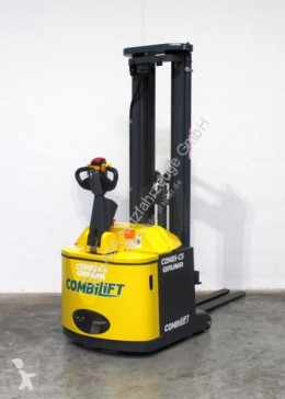 Stohovač Combilift CS 850 ojazdený
