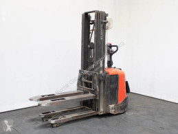 Apilador BT SPE 125 L acompañante usado