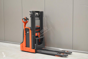 Apilador Linde D 08 D 08 usado