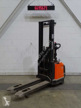 Toyota 7sm12f stacker used