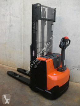 BT SWE 100 stacker used